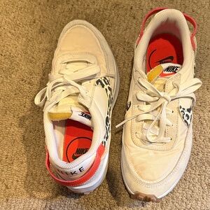 Nike women’s sneakers